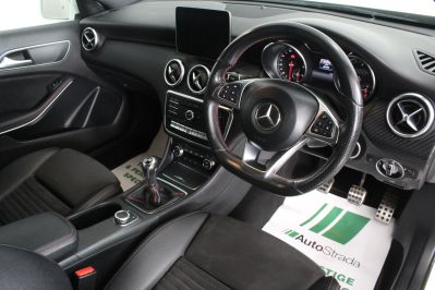 MERCEDES A-CLASS A 200 D AMG LINE - 5520 - 27