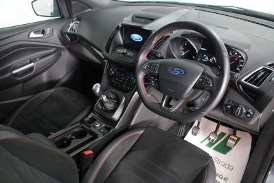 FORD KUGA ST-LINE TDCI - 5656 - 2