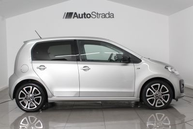 VOLKSWAGEN UP R-LINE - 5547 - 5