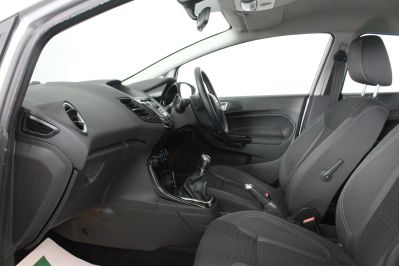 FORD FIESTA ZETEC - 5600 - 43