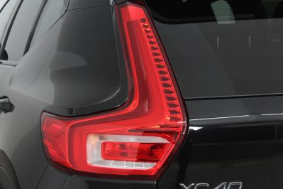 VOLVO XC40 RECHARGE T4 R-DESIGN - 5488 - 60