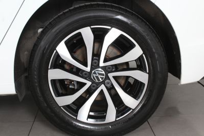 VOLKSWAGEN GOLF ACTIVE TSI - 5478 - 50