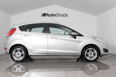 FORD FIESTA ZETEC - 5600 - 5