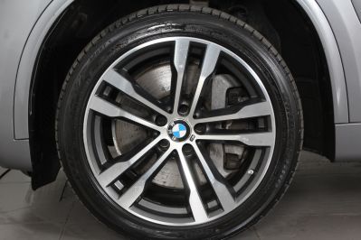 BMW X5 M50D - 5460 - 76