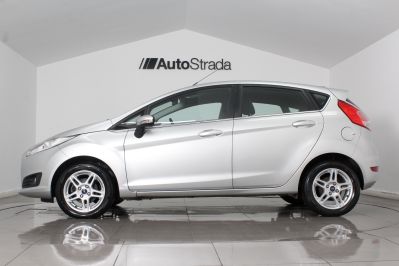 FORD FIESTA ZETEC - 5600 - 6